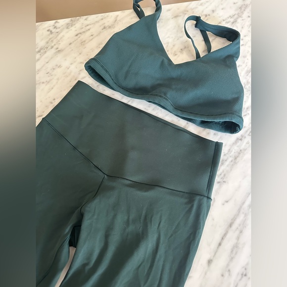 OFFLINE AERIE RIBBED PLUNGE SPORTS BRA & OFFLINE Real Me XTRA Hold Up Legging - Picture 6 of 15